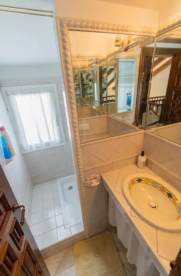 Apart Otel Suay Apartments Sevilla İspanya